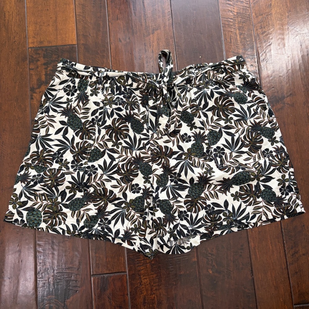 a.n.a a new approach Shorts Women 3X White Tropical Pineapple Linen Tie Belt